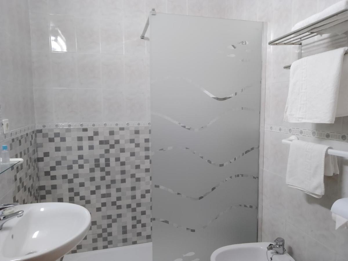 Hostal Los Arcos Hotel Чипиона Екстериор снимка