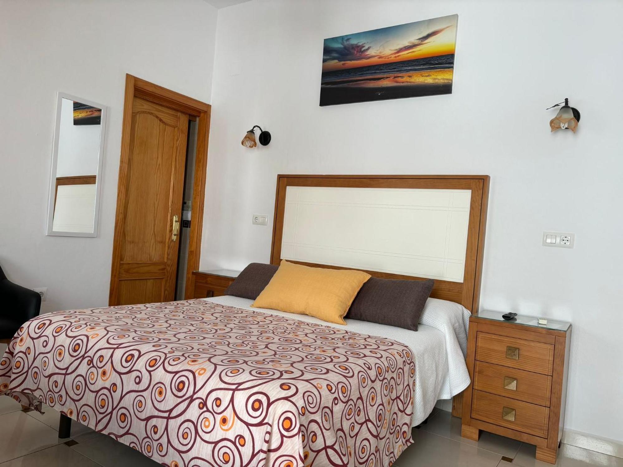 Hostal Los Arcos Hotel Чипиона Екстериор снимка