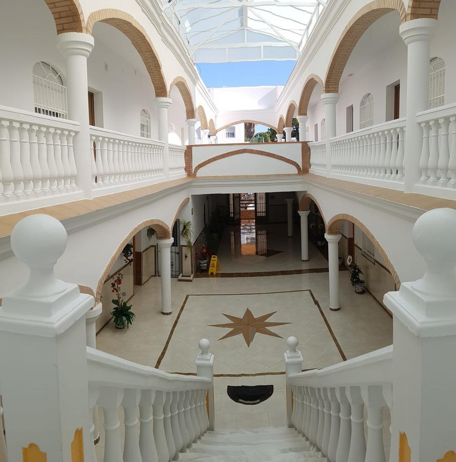 Hostal Los Arcos Hotel Чипиона Екстериор снимка